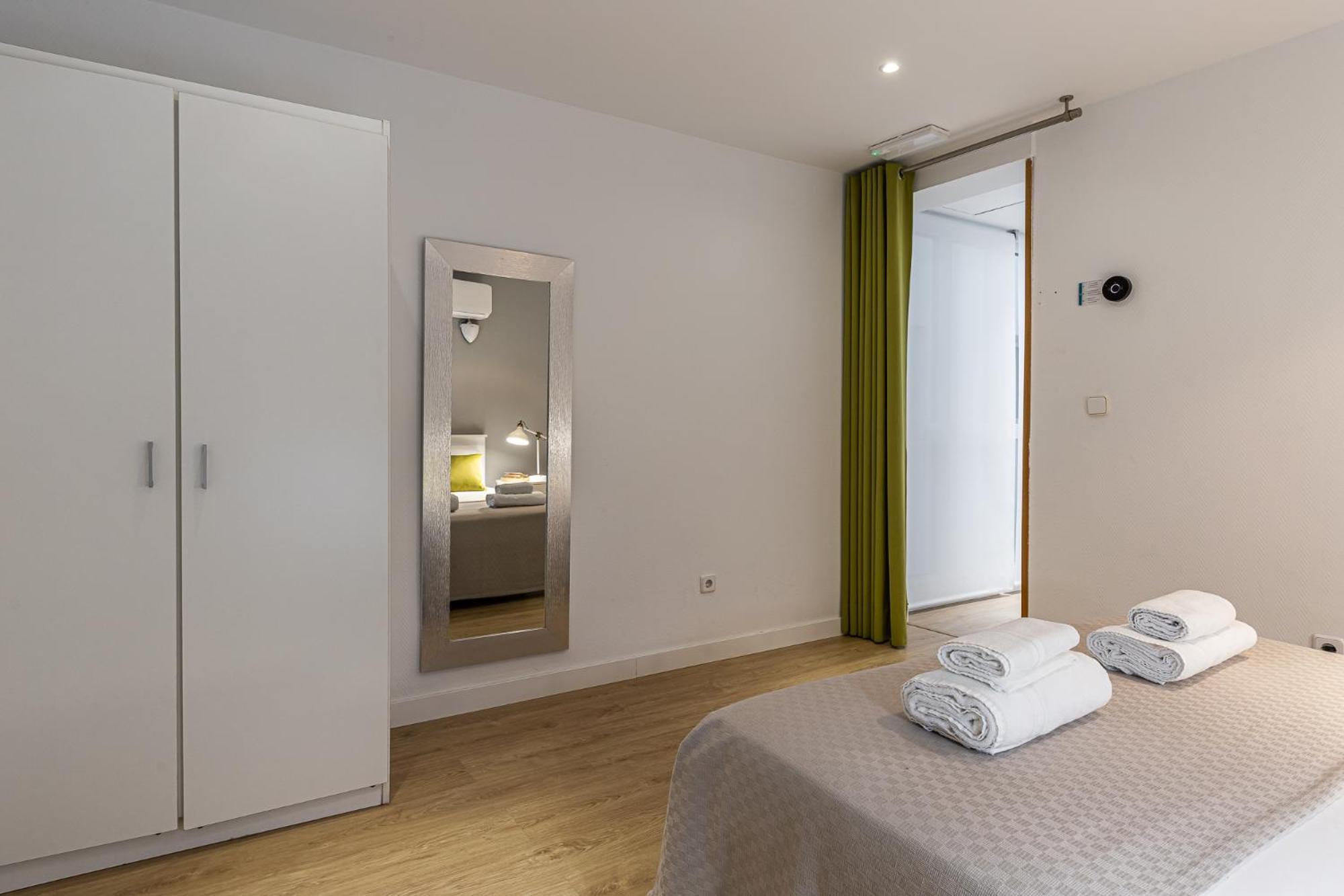 Waou Apartamentos En Sol Confort 2 Madrid Eksteriør bilde